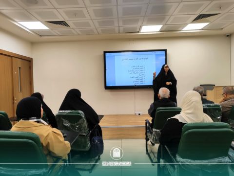 قسم الرياضيات ينظّم حلقة نقاشية بعنوان «أدوار الرواية التفسيرية في مدرسة أهل البيت (ع)»
