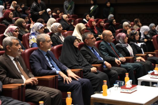 مناقشات بحوث التخرج