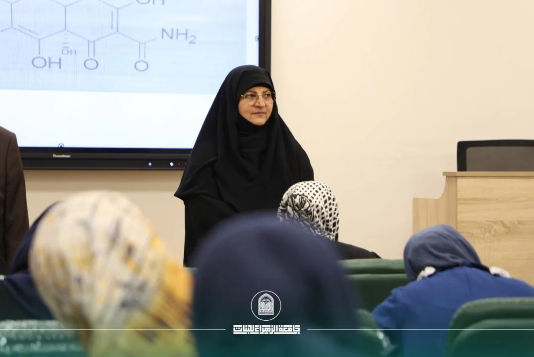 رئاسة الجامعة وعمادة كلية الصيدلة تباركان اختتام الامتحانات النهائية وتثمنان جهود الطالبات