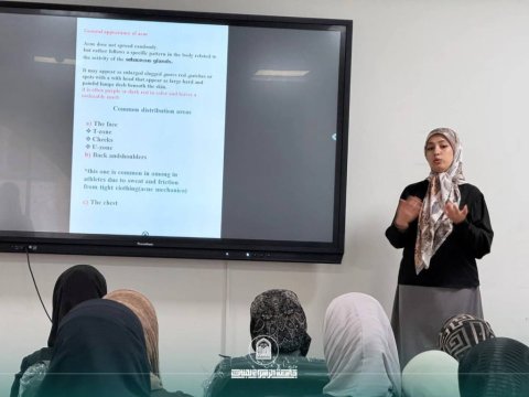 ورشة علمية مميزة في قسم تقنيات التجميل والليزر ضمن مادة بايولوجي الجلد والشعر