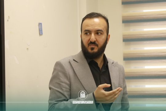 تطوير المهارات اللغوية عبر الأدب: دورة تدريبية نوعية في كلية التربية بجامعة الزهراء (ع) للبنات