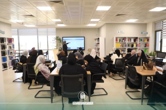 طالبات الهندسة يشاركن في ندوة تعريفية بخدمات المكتبة المركزية