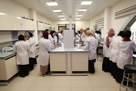 مختبرات كلية الصيدلة