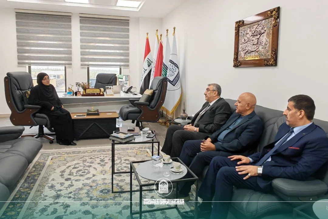 The Dean of the Faculty of Engineering is discussing opportunities for collaboration in digital empowerment with specialised figures.
