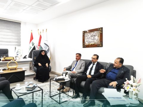 The Dean receives the supervisory committee of the formative assessment examination.
