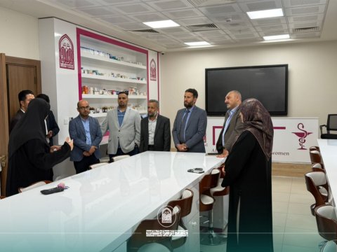 كلية الصيدلة تحتضن جولة لجنة قواعد الامتثال الوزارية في مشهد يعكس رصانة الأداء المؤسسي