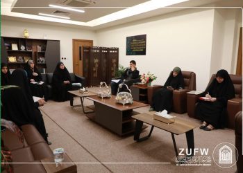 رئيسة جامعة الزهراء (عليها السلام) للبنات تعقد اجتماعاً لمناقشة الاسبوع الثقافي الجامعي.