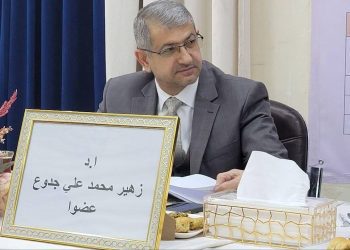 مساعد رئيس الجامعة للشؤون العلمية في جامعة الزهراء (عليها السلام) عضوًا في مناقشة رسالة ماجستير في جامعة كربلاء