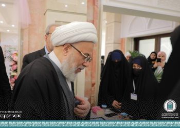 The legal guardian of the Holy Hussain Shrine, Sheikh Abd al-Mahdi al-Karbalai (may his glory last) emphasized while delivering his words of wisdom on “the need to establish the Fatimid Association that is concerned with academic and cultural affairs in general, and that an entire structure, tasks, objectives be established for it in which the teacher is trained before the student, it should be regarded as an important part of student’s affairs,the interest of which lies not only in the cultural aspect, but also in the psychological, cognitive and religious aspects and which will eventually lead in creating integrated personalities among the students. His eminence further discussed “the repercussions and effects that the festival should leave on the personality of every student, every professor, and women in general, and that this event should create awareness and a positive impact on all the other educational institutions of Iraq specifically on the lives of common women.