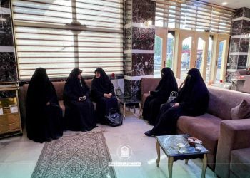رئيسة جامعة الزهراء (عليها السلام) للبنات تزور العوائل اللبنانية وتستمع لمتطلّباتهم