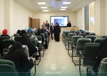رئيسة جامعة الزهراء(عليها السلام) للبنات تجري جولة لمتابعة الامتحانات في كلية التقنيات الصحية والطبية