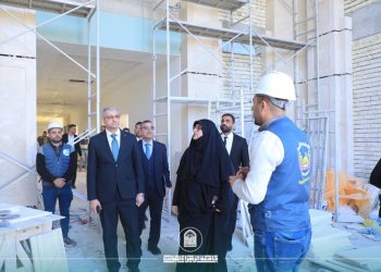 رئيسة جامعة الزهراء (عليها السلام) تتفقد ميدانياً تقدم العمل في مشروع المبنى الجديد في الجامعة