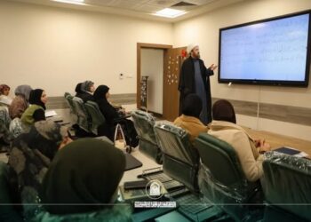 قسم اللغة العربية في جامعة الزهراء يقيم دورة في علم العروض