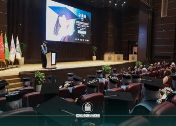 جامعة الزهراء تحتفل بتخرج طالبات قسم الرياضيات