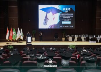 تحت شعار PHARMACIA NOVA جامعة الزهراء تحتفل بتخرج طالبات كلية الصيدلة