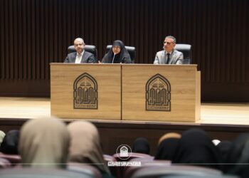 إنسانية تختزلها صور التعاون والرحمة في جامعة الزهراء