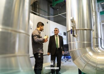 تحسين جودة الخدمات المقدمة في أقسام وشعب الجامعة خلال جولته التفقدية