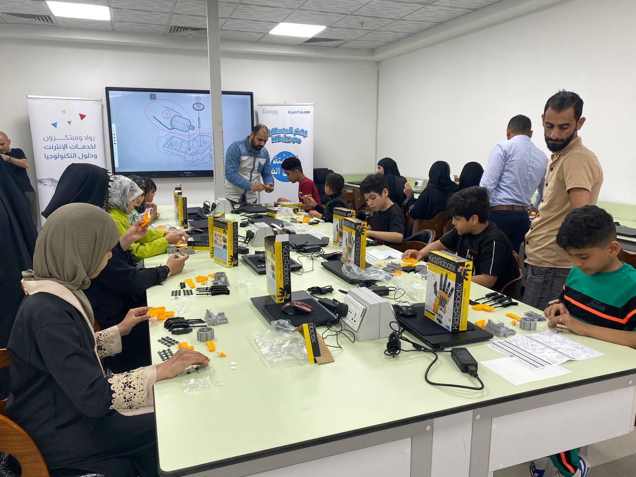 تعليم البرمجة للمبتدئين الايتام