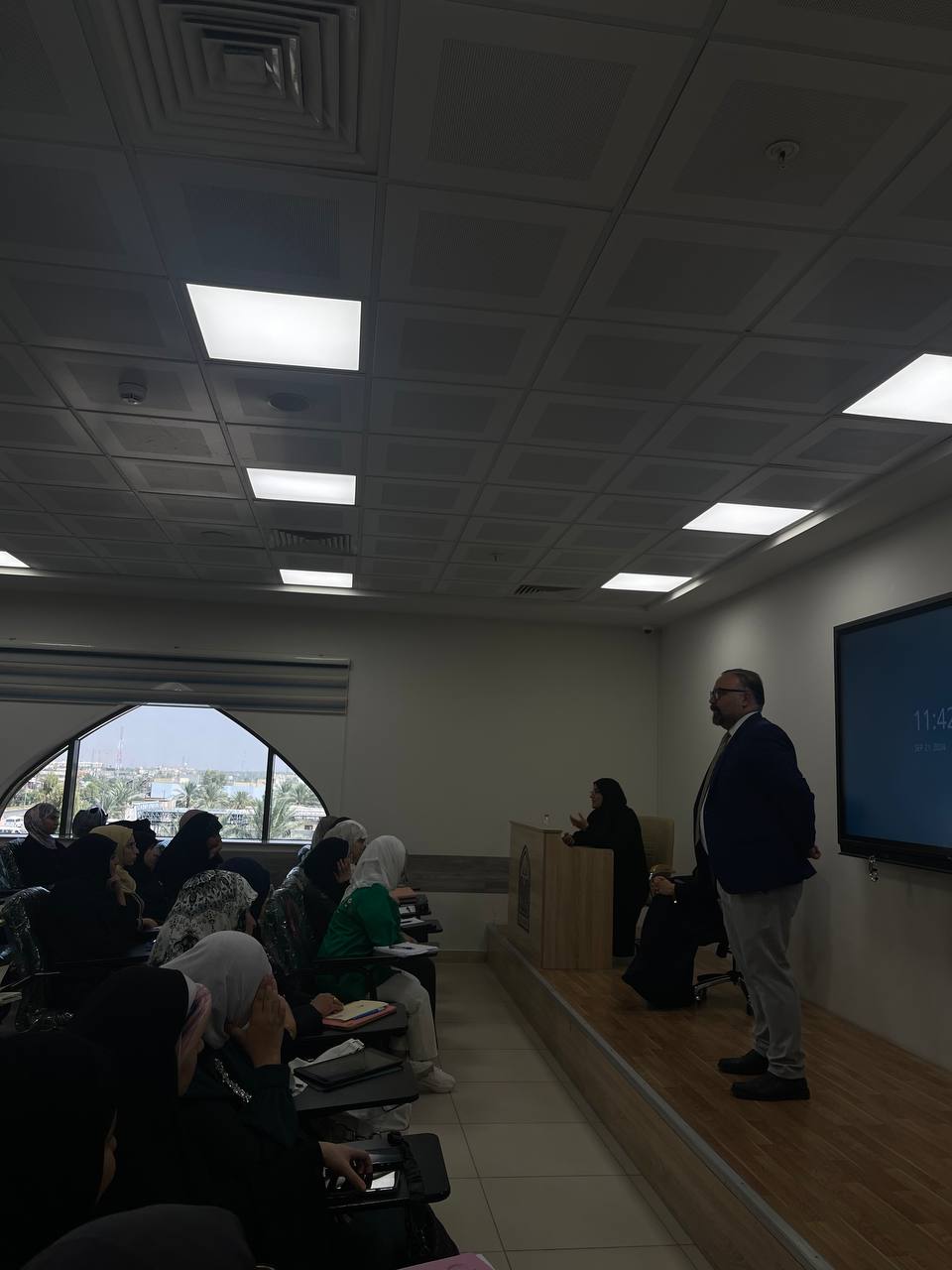 لقاء عميدة كلية هندسة تكنولوجيا المعلومات أ.د. غيداء عبد الحسين الملا السلطاني مع الطالبات بمناسبة العام الدراسي الجديد 2024-2025