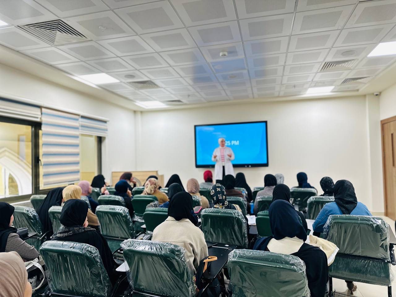 جامعة الزهراء (ع) تنظّم محاضرة حول استراتيجيات التحكم بالمستقبل من خلال إدارة الوقت الفعّالة