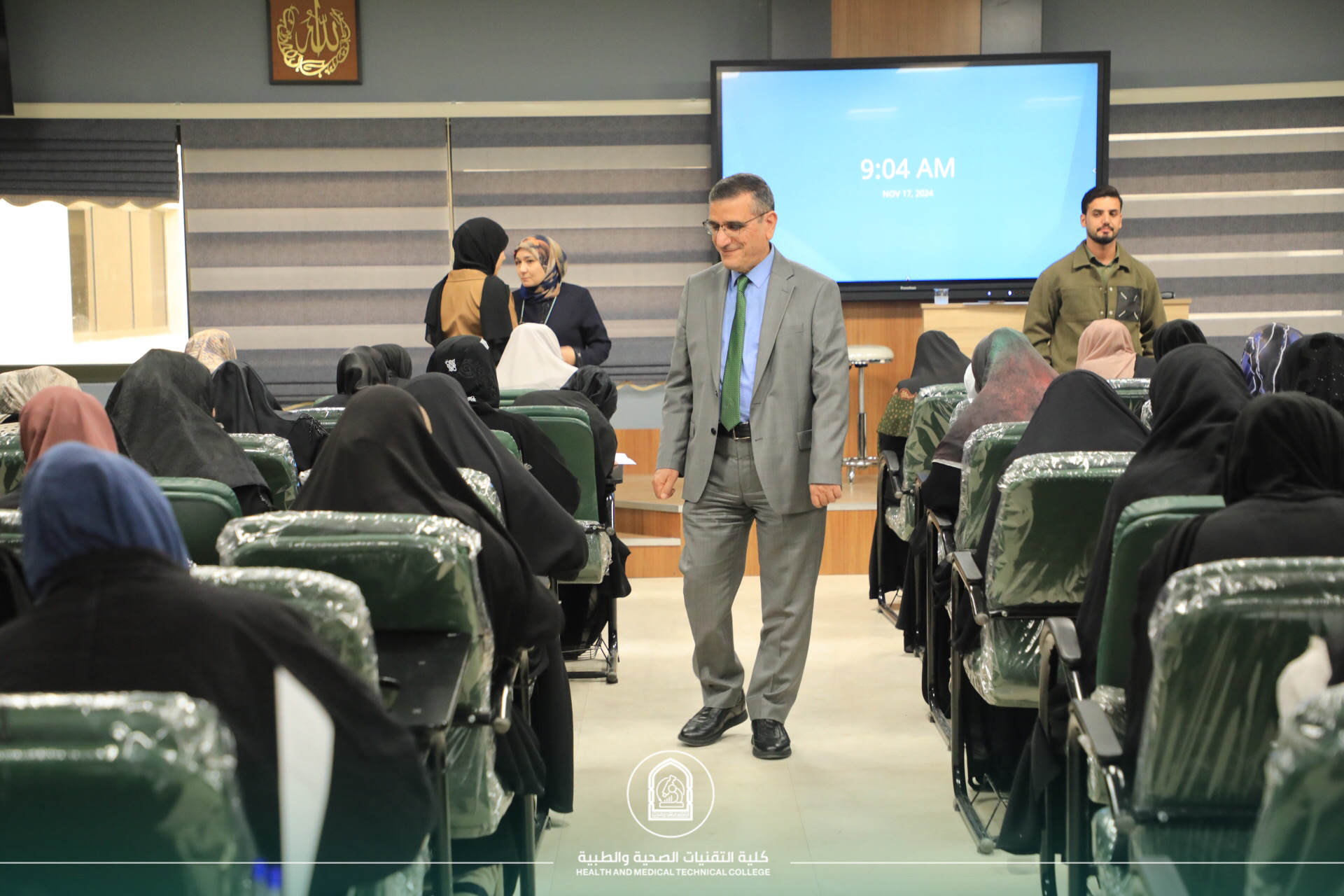 جولة تفقدية لعميد كلية التقنيات الصحية والطبية لمتابعة الامتحانات النصفية
