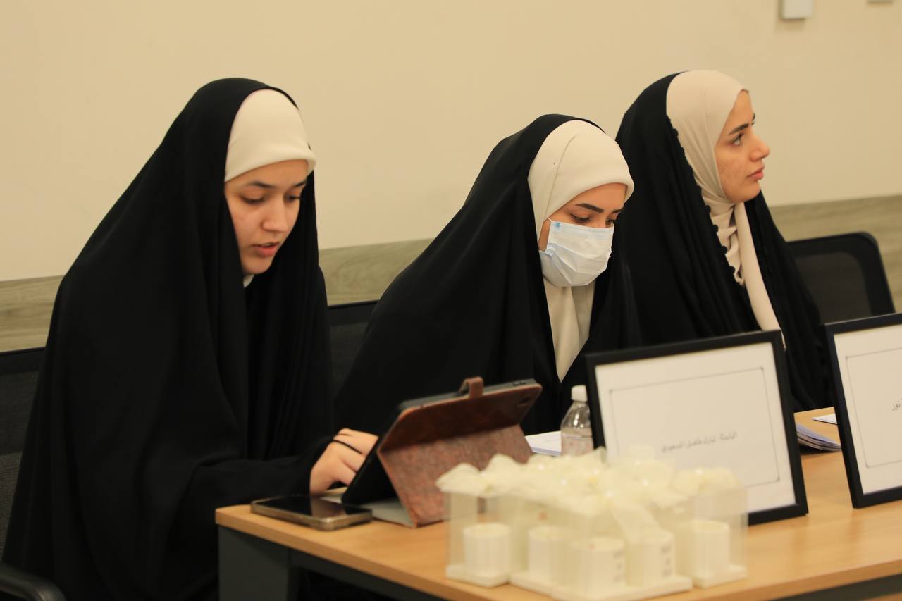 مناقشة بحوث تخرج طالبات المرحلة الرابعة في قسم تقنيات الأشعة بكلية التقنيات الطبية والصحية